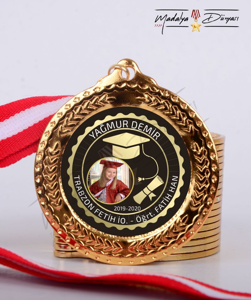 4.sınıf mezuniyet madalyası fotoğraflı